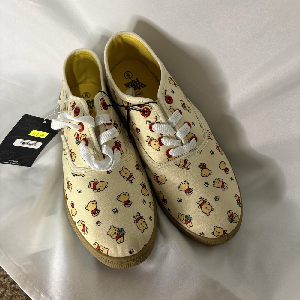 Disney Winnie The Pooh Chibi Lace Up Sneakers Ivory Womens Size 9 NWT